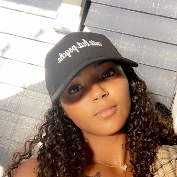 Meet your Posher, Jazmyn - Picture 5 of 5